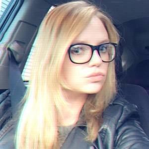 Meet your Posher, Carrie